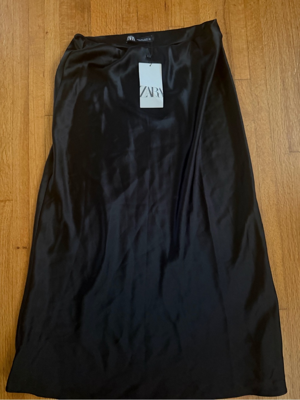 Zara Sleek Black Satin Midi Skirt NWT - Picture 2 of 4